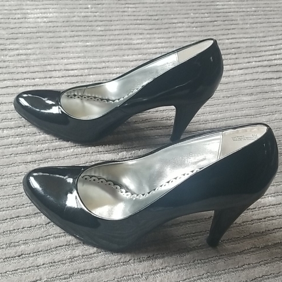 💕 Rampage Black Patent Leather Heels 💕 - Picture 5 of 7